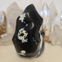 Load image into Gallery viewer, Orca Agate Flame
