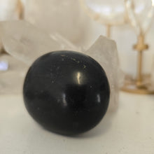 Load image into Gallery viewer, Black Onyx Palmstone
