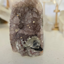 Load image into Gallery viewer, Amethyst with Calcite Inclusion Cutbase
