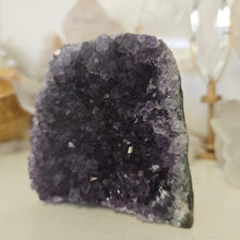 Load image into Gallery viewer, Amethyst Cutbase
