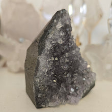 Load image into Gallery viewer, Amethyst Cutbase
