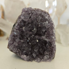 Load image into Gallery viewer, Amethyst Cutbase
