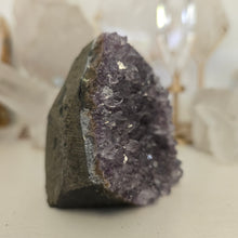 Load image into Gallery viewer, Amethyst Cutbase
