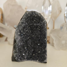 Load image into Gallery viewer, Amethyst Cutbase

