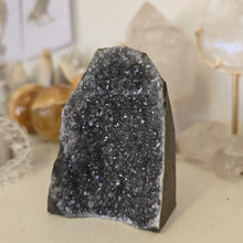 Load image into Gallery viewer, Amethyst Cutbase
