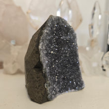 Load image into Gallery viewer, Amethyst Cutbase
