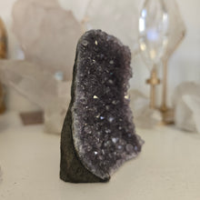 Load image into Gallery viewer, Amethyst Cutbase
