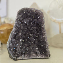 Load image into Gallery viewer, Amethyst Cutbase
