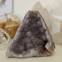 Load image into Gallery viewer, Amethyst Cutbase
