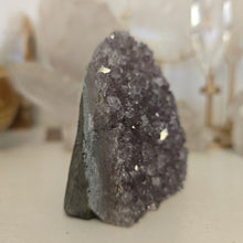 Load image into Gallery viewer, Amethyst Cutbase
