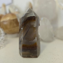 Load image into Gallery viewer, Druzy Agate Tower
