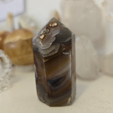 Load image into Gallery viewer, Druzy Agate Tower
