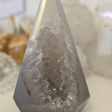 Load image into Gallery viewer, Druzy Agate Diamond
