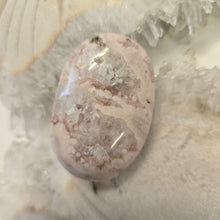 Load image into Gallery viewer, Flower Agate Palmstone
