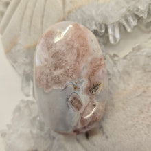 Load image into Gallery viewer, Flower Agate Palmstone
