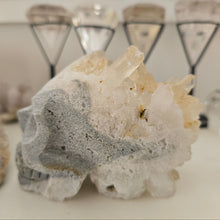 Load image into Gallery viewer, Quartz Cluster Stone Skull - Rainbow
