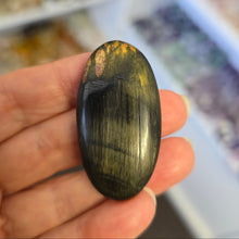 Load image into Gallery viewer, Mara Mamba Tiger&#39;s Eye Palmstone
