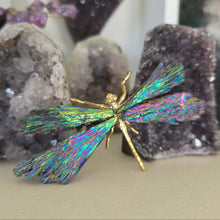 Load image into Gallery viewer, Aura Kyanite Dragonfly - Rainbow
