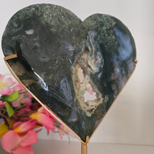 Load image into Gallery viewer, Moss Agate Heart with Stand
