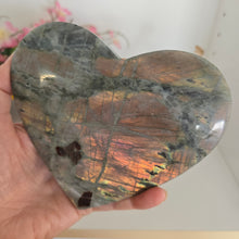 Load image into Gallery viewer, Labradorite Heart with stand
