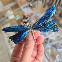 Load image into Gallery viewer, Aura Kyanite Dragonfly - Blue
