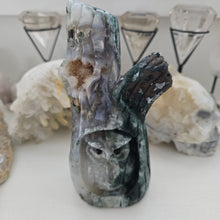 Load image into Gallery viewer, Moss Agate Owl in Tree Stump
