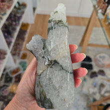 Load image into Gallery viewer, Moss Agate Owl in Tree Stump
