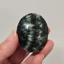 Load image into Gallery viewer, Seraphinite Palmstone
