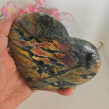 Load image into Gallery viewer, Labradorite Heart with stand
