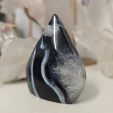 Load image into Gallery viewer, Black Onyx and Quartz Flame
