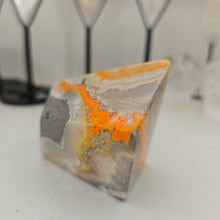 Load image into Gallery viewer, Bumblebee Jasper Freeform
