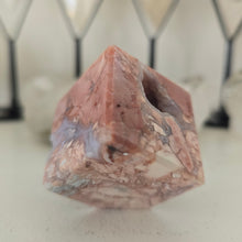 Load image into Gallery viewer, Pink Agate Spinning Cube
