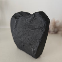 Load image into Gallery viewer, Chrysanthemum Stone Freeform
