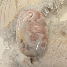 Load image into Gallery viewer, Flower Agate Palmstone

