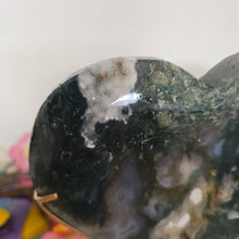 Load image into Gallery viewer, Moss Agate Heart with Stand
