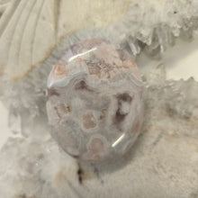 Load image into Gallery viewer, Flower Agate Palmstone
