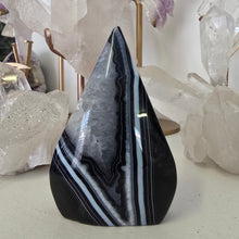 Load image into Gallery viewer, Black Onyx and Quartz Flame
