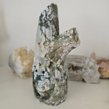 Load image into Gallery viewer, Moss Agate Owl in Tree Stump
