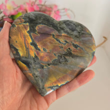 Load image into Gallery viewer, Labradorite Heart with stand
