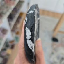 Load image into Gallery viewer, Chrysanthemum Stone Plate
