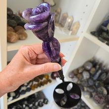 Load image into Gallery viewer, Chevron Amethyst Rose with Stand
