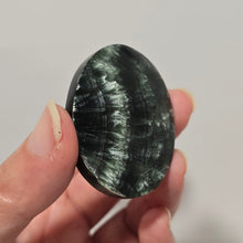 Load image into Gallery viewer, Seraphinite Palmstone
