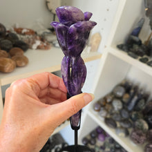 Load image into Gallery viewer, Chevron Amethyst Rose with Stand
