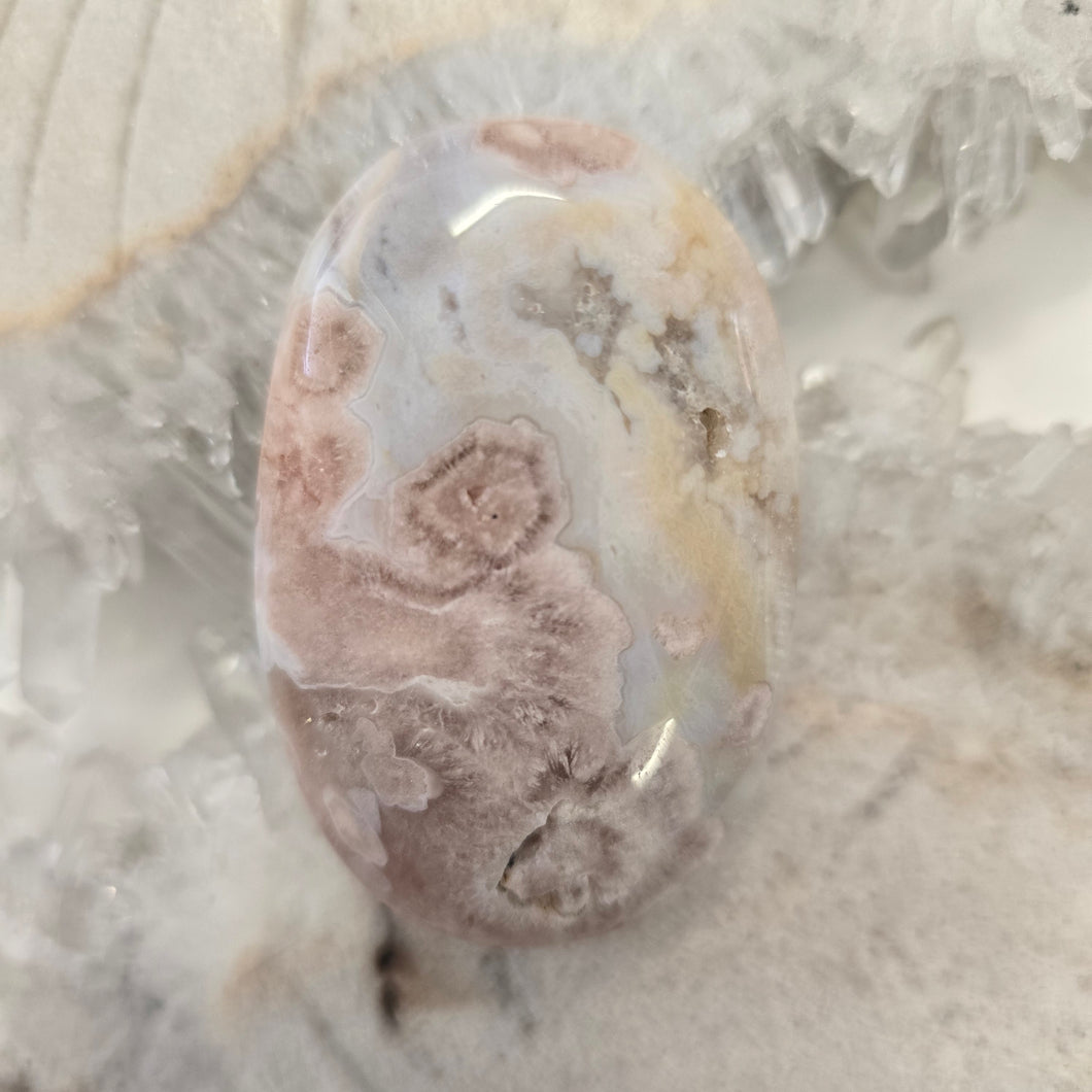 Flower Agate Palmstone