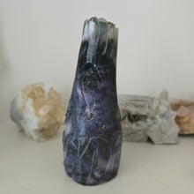 Load image into Gallery viewer, Moss Agate Owl in Tree Stump
