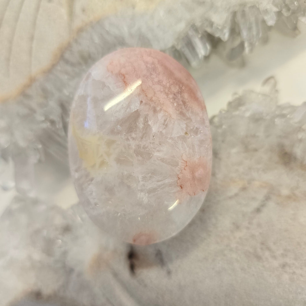Flower Agate Palmstone