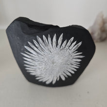 Load image into Gallery viewer, Chrysanthemum Stone Freeform
