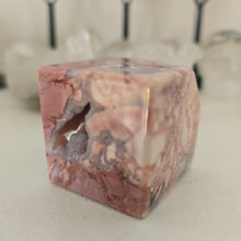 Load image into Gallery viewer, Pink Agate Spinning Cube
