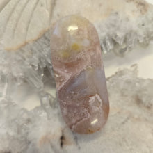 Load image into Gallery viewer, Flower Agate Palmstone
