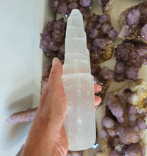 Load image into Gallery viewer, Selenite Tower - 20 cm
